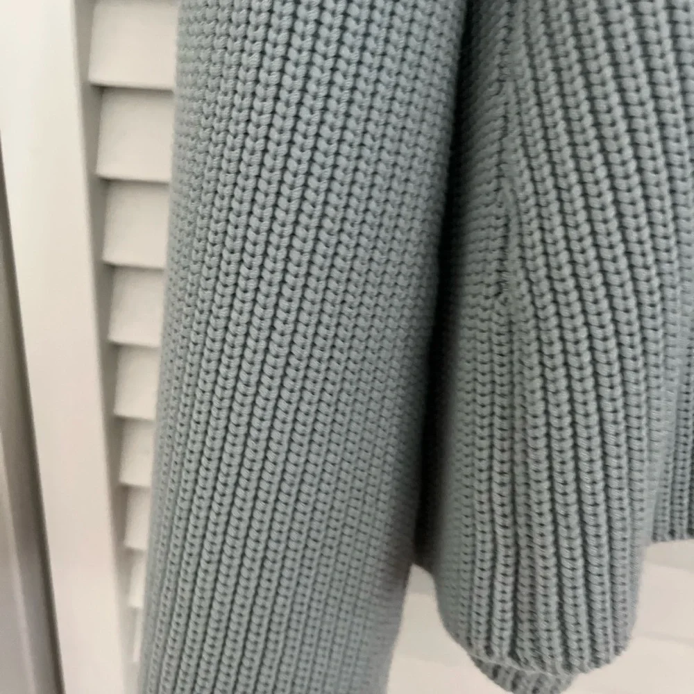 Eileen Fisher beautiful armpit